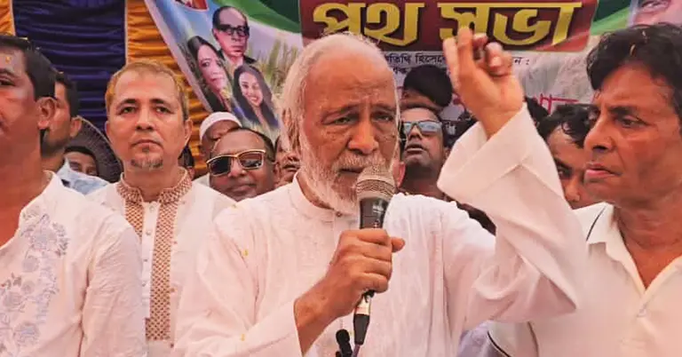 বক্তব্য রাখছেন বিএনপির স্থায়ী কমিটির সদস্য ও সাবেক মন্ত্রী ড. আব্দুল মঈন খান